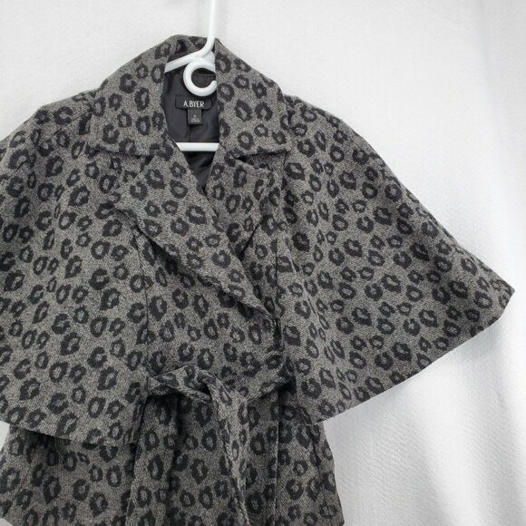 A. Byer Jacket Women's Batwing Sleeve Belted Parka Animal Print Gray Black Small - Picture 5 of 12